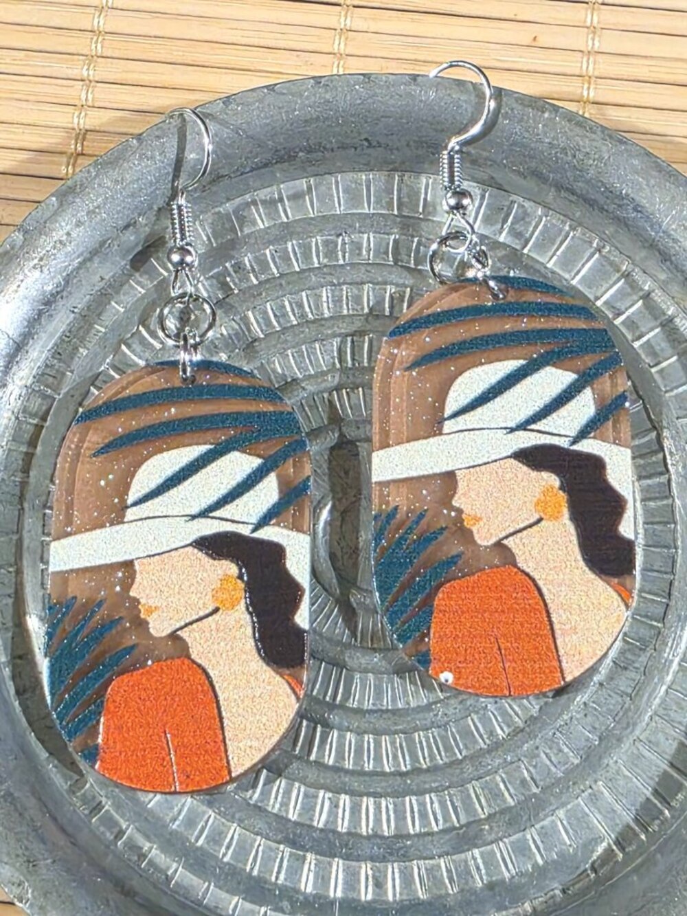 80s Retro Style Woman with Hat Palm Trees Vintage Lucite Pendant Dangle earrings